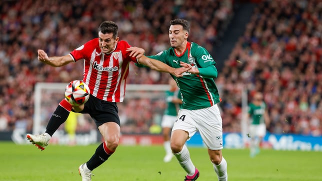 Víctor Parada apuntala el carril izquierdo del Mirandés