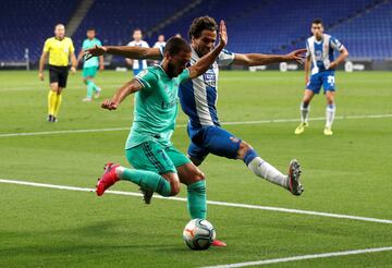 Eden Hazard y Leandro Cabrera.