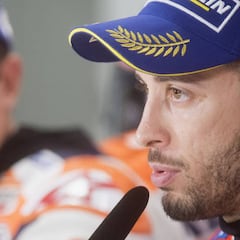 A Dovi y Márquez no les cabe tanta carrera buena en un podio