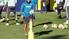 Quique Setién, en un entrenamiento del Villarreal.
