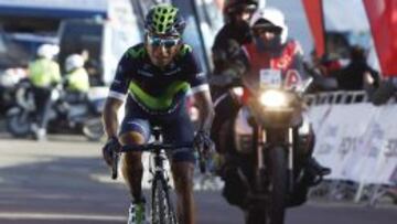 El corredor colombiano del equipo Movistar, Nairo Quintana, cruza la meta en segundo lugar, consiguiendo el liderato de la clasificaci&oacute;n general, en la cuarta etapa de la Volta a Catalunya disputada hoy entre las localidades de Bag&agrave; y Port Ain&eacute;, en la que se ha impuesto el corredor belga del equipo Lotto Soudal, Thomas de Gendt. 