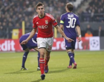 27/11/13   Nicola Gaitán con el Benfica