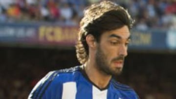 "Solo hay que mirar a Sevilla,
lo dem¨¢s s¨®lo nos descentra"