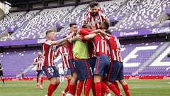 Los futbolistas del Atl&eacute;tico celebran el 1-2 de Luis Su&aacute;rez.
 