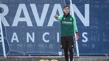 Édgar Badía, en un entrenamiento con el Real Zaragoza.