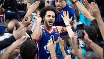 Shane Larkin guía al Anadolu Efes al Final Four de la Euroliga