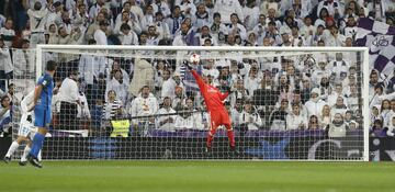 0-1. Keylor Navas en el primer gol de Luis Milla.illa.