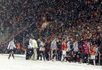Galatasaray-Juventus. El partido se para por la nieve.