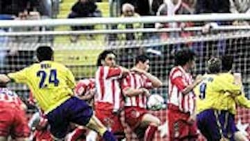 <b>MALA SUERTE</B>. El Atlético siempre ha sufrido cuando ha jugado ante el Villarreal.
