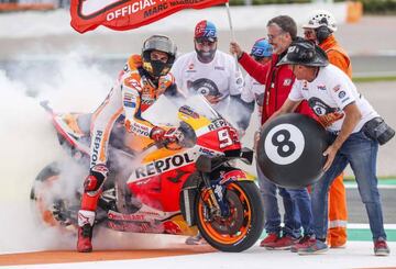 Celebración de Marc Márquez en Cheste.