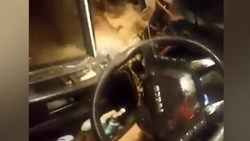 El agónico momento en el que a un camionero comienza a inundarse su cabina atrapado por el temporal
