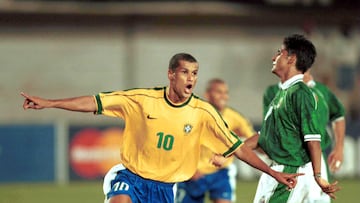 Rivaldo debutó en México ante la selección nacional y convirtió su primer gol ante el Tricolor en el Estadio Jalisco.