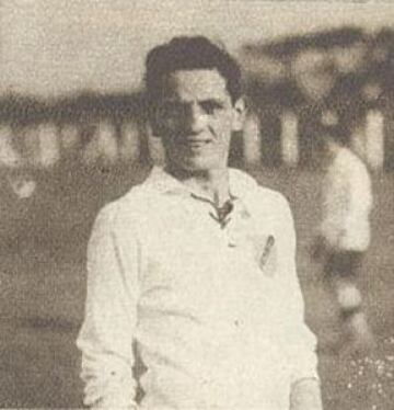 José Rosetti. Estuvo en la banca de la Roja en los cinco juegos del Sudamericano de 1926.