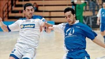 Sergio se prepara para disparar.