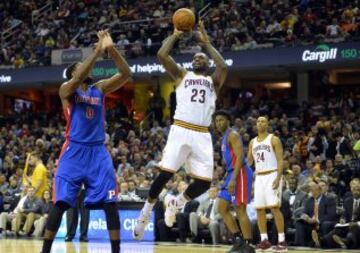 LeBron no tuvo su día y jugó un partido pésimo ante los Pistons.