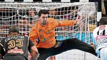 <b>NACIONALIZADO. </b>Arpad Sterbik jugará hoy ya como español.