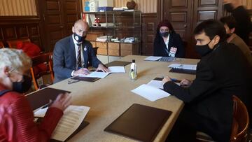 Elizegi, con los representantes del sector.