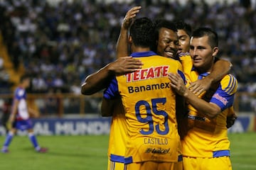 El delantero nigeriano tenía probada calidad en el futbol europeo; Uche llegó a Tigres después de meter más de 40 goles en La Liga y ser campeón en la Copa Africana de Naciones 2013. Sin embargo, con los felinos en delantero nunca pudo mostrar su talento. Apenas jugó un partido de Concachampions y metió un gol.