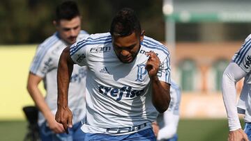 Miguel Ángel Borja durante el último entrenamiento de Palmeiras previo al juego de vuelta de la semifinal de Copa Libertadores ante Boca Juniors