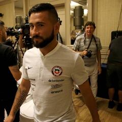 Meneses sorprende con la meta que se impuso en la Roja