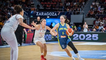 Maite Cazorla dirige una acción del USK Praga.