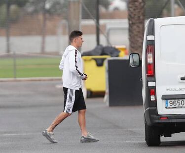 Valencia: Parejo acorta sus vacaciones y Mina pasa pruebas