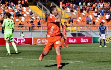 José Luis Jiménez celebra su gol ante Universidad Católica.