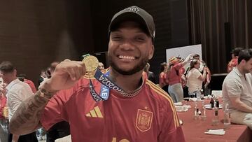Junior Fernandes festejó la Eurocopa con sus dos amigos de España: “Estoy orgulloso”