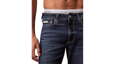 Estos vaqueros de Calvin Klein para hombre cuestan menos de 50 euros: de ajuste ‘slim fit’, combinan con todo