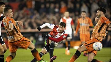 Santiago Giménez, delantero del Feyenoord