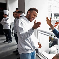 Alves: “La felicidad de Neymar está en Barcelona”