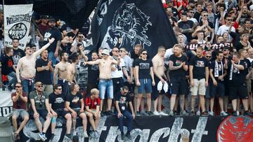 Aficionados del Eintracht de Frankfurt en un partido.