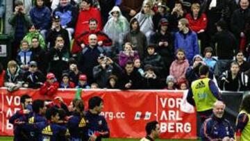 <b>ALEGRÍA DE LOS TITULARES HOY. </b>Los 'presuntos suplentes', que hoy saldrán de inicio, ganaron el partidillo de ayer por 2-0.