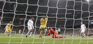 0-3. Blaise Matuidi marcó el tercer gol tras un error en el bloqueo de un balón de Keylor Navas.