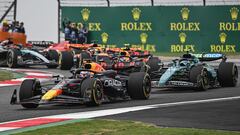 Max Verstappen (Red Bull RB20) y Fernando Alonso (Aston Martin AMR24). Shanghái, China. F1 2024.