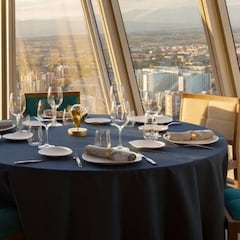El restaurante más alto de España está en Madrid con tapas desde 5 euros: a 160 metros de altura en plena Castellana