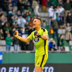 Ander Cantero, el ave Fénix del Racing de Ferrol