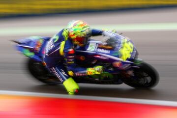 Valentino Rossi se vuelve a subir a la moto en Aragón