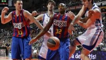 <b>POSIBLE FINAL DE LA EUROLIGA. </b>Carlos Suárez lucha por un balón con Alan Anderson en la final de la Copa del Rey de Madrid de este año.