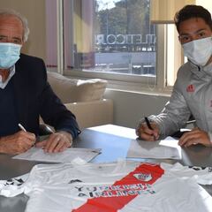 Flabian Londoño Bedoya firma contrato con River Plate