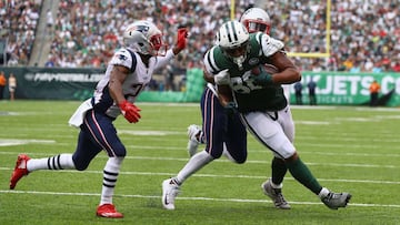 EAST RUTHERFORD, NJ - OCTOBER 15: Tight end Austin Seferian-Jenkins #88 of the New York Jets runs the ball for what was originally called a touchdown against strong safety Duron Harmon #30 and cornerback Malcolm Butler #21 of the New England Patriots during the fourth quarter of their game at MetLife Stadium on October 15, 2017 in East Rutherford, New Jersey. The Replay Official reviewed the runner broke the plane ruling, and the play was reversed and called a fumble.   Al Bello/Getty Images/AFP
 == FOR NEWSPAPERS, INTERNET, TELCOS &amp; TELEVISION USE ONLY ==