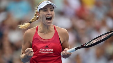 Angelique Kerber celebra su victoria ante Ashleigh Barty en la final del torneo Sydney International.