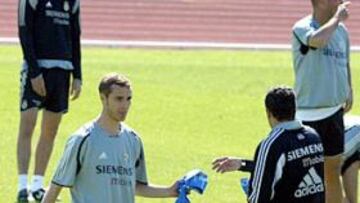 <B>TITULAR. </B>Pese a estar más débil por la gastroenteritis, Helguera será titular junto a Pavón.