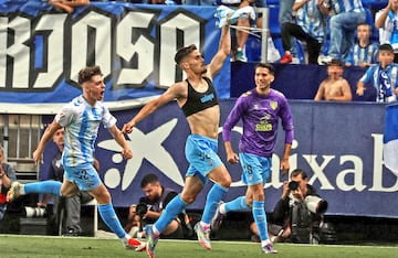 El protagonista de la jornada, tras anotar el primer doblete de su carrera como profesional. Dos goles que le encumbran. En el primero marc¨® de taconazo; y en el segundo, se fue de su marcador en una acci¨®n de piller¨ªa.
