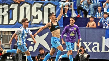El protagonista de la jornada, tras anotar el primer doblete de su carrera como profesional. Dos goles que le encumbran. En el primero marcó de taconazo; y en el segundo, se fue de su marcador en una acción de pillería.