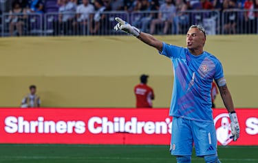 Pumas make audacious bid to entice Keylor Navas