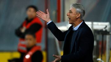 Futbol, Universidad Catolica vs Deportes Iquique.
Fecha 23, campeonato Nacional 2024.
El entrenador de Universidad Catolica Tiago Nunes es fotografiado durante el partido de primera division contra Deportes Iquique disputado en el estadio Santa Laura de Santiago, Chile.
31/08/2024
Andres Pina/Photosport
Football, Universidad Catolica vs Deportes Iquique.
23rd turn, 2024 National Championship.
Universidad Catolica's head coach Tiago Nunes is pictured during a first division match against Deportes Iquique at the Santa Laura stadium in Santiago, Chile.
31/08/2024
Andres Pina/Photosport