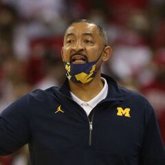 Juwan Howard throws punch at Wisconsin assistant