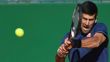 Djokovic suda ante Carreño para evitar otro bombazo