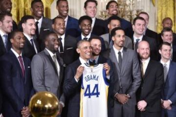 Barack Obama durante la visita de los Golden State Warriors a la Casa Blanca.